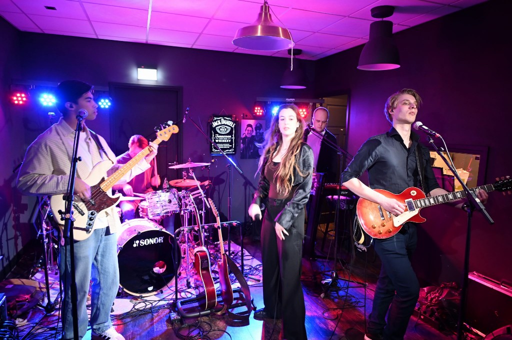 ../Images/10 jaar Ro's Barbershop 137.jpg